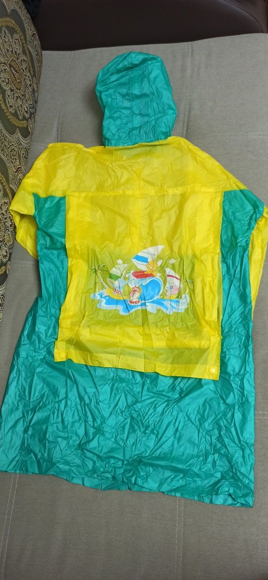 Продам дождевик детский