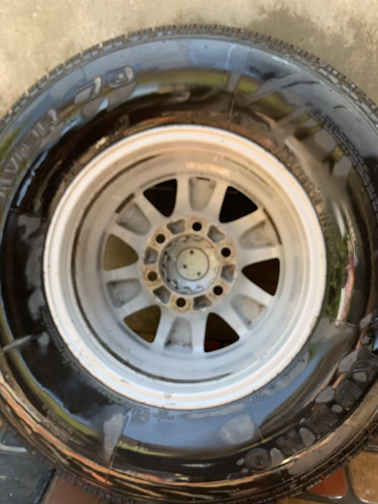 Диск с покрышкой R 15,6x139.7 ET30 Hilux пикап.