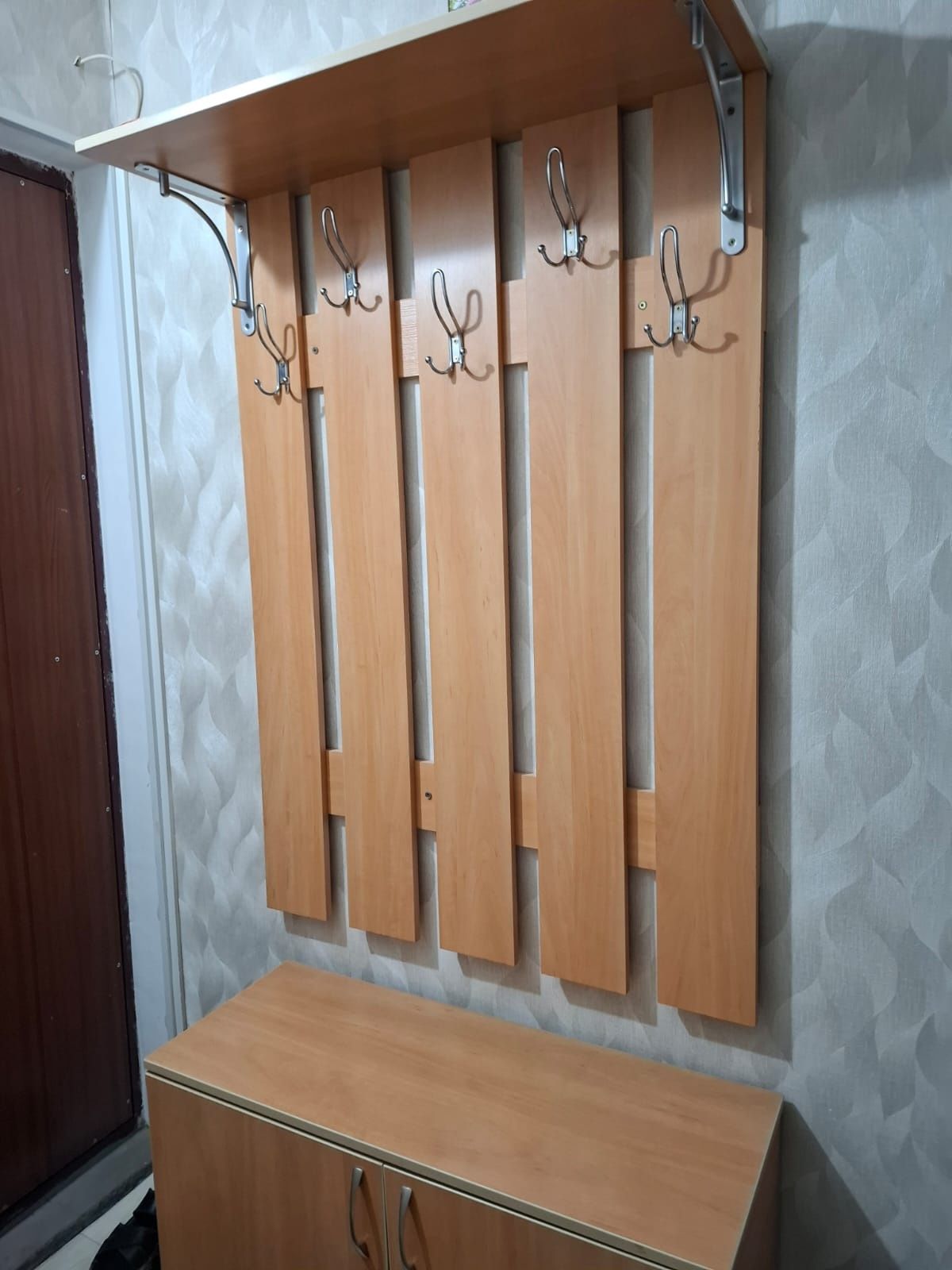 Вешалка с обувницей