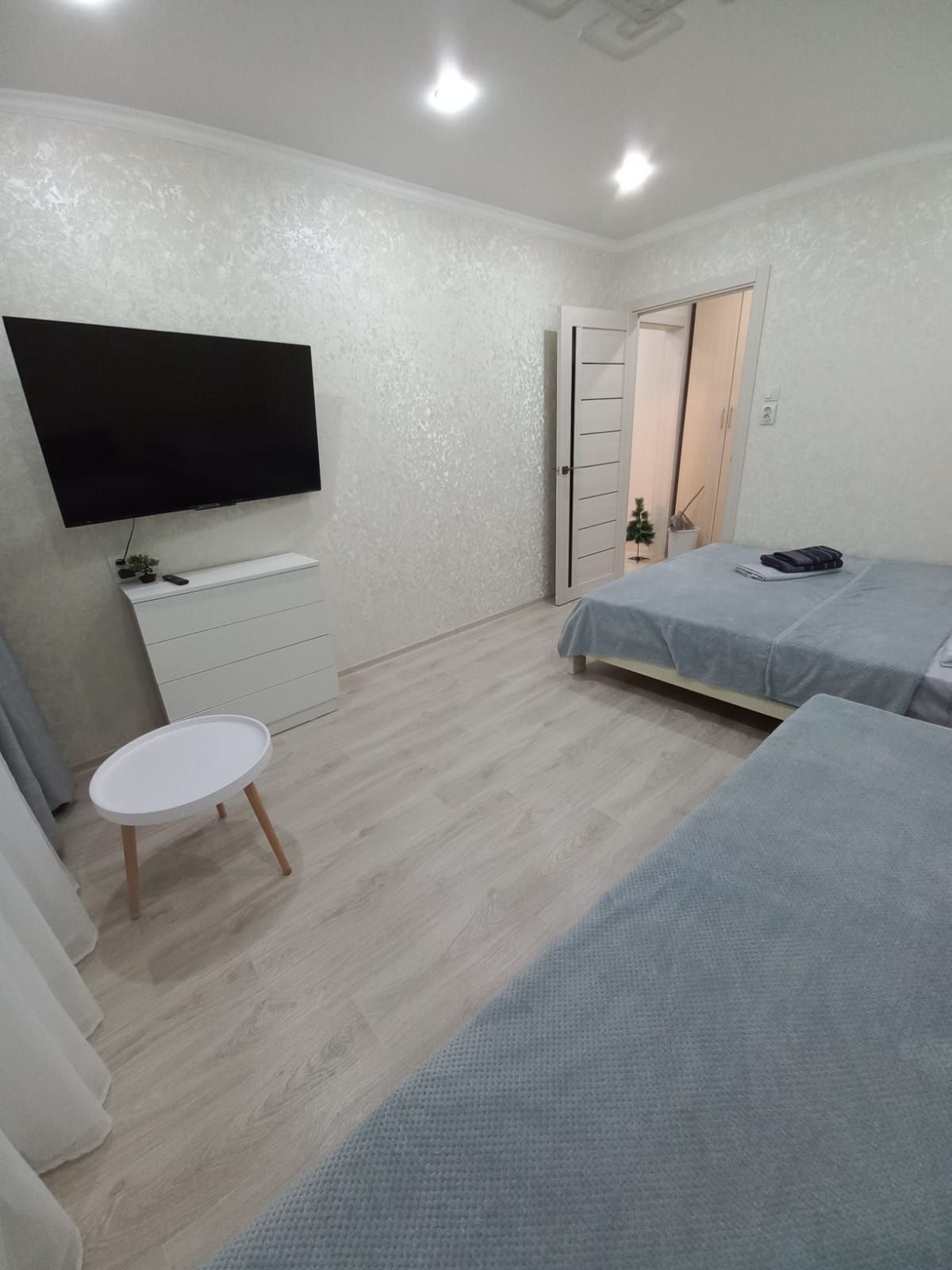 Квартиры по часам ЗКО г.Аксай 4 микр 1-2 этажи SmartTV,  Wi-Fi