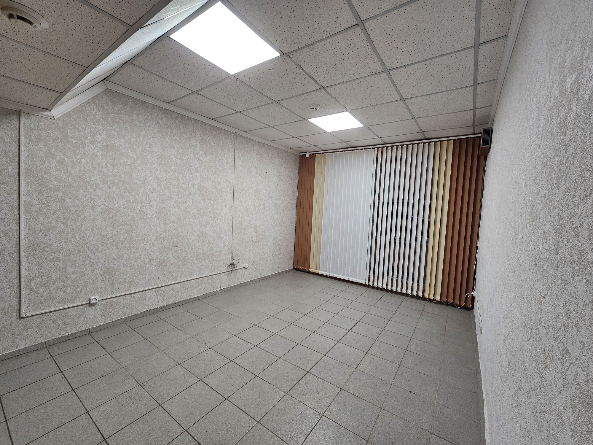 Продаю офисное помещение в Михайловке ЖК на Аманжолова 33/1 (Школьник)