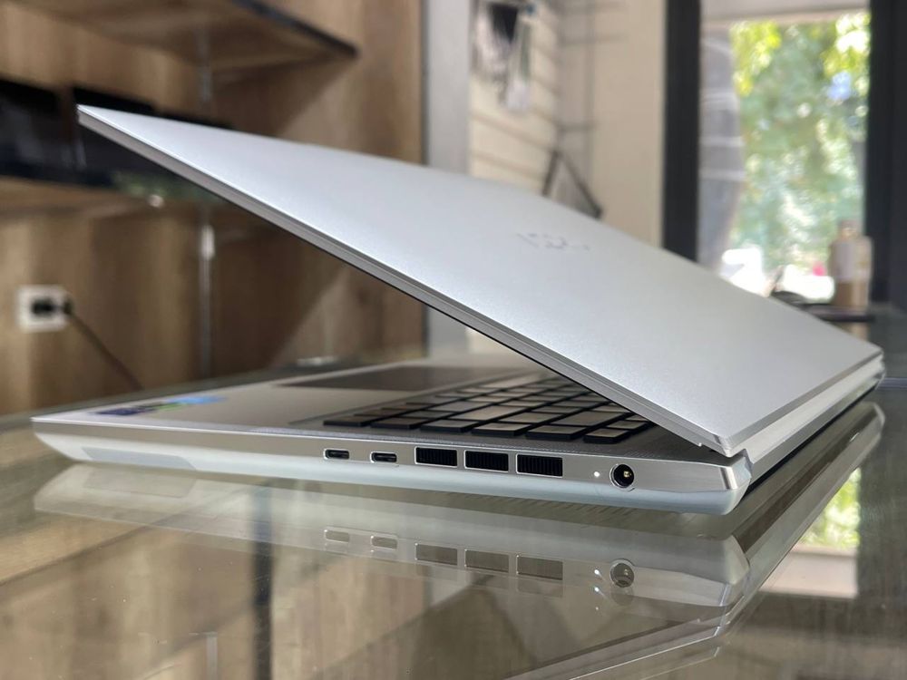 Gigabyte Aero OLED i7-12700H/3070ti