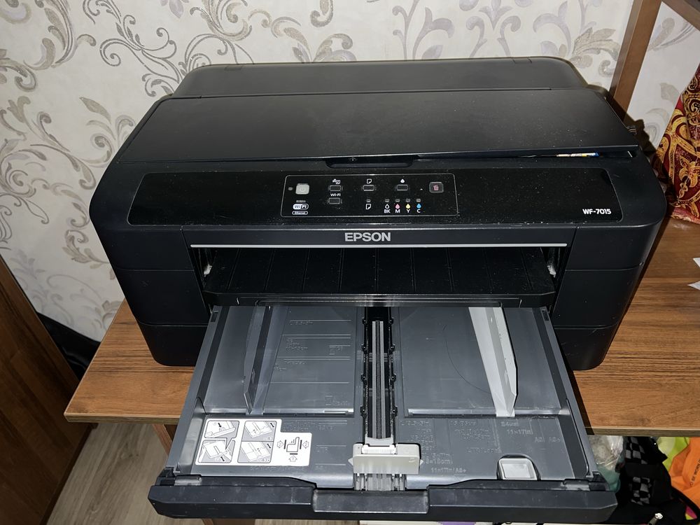 Принтер Епсон WF-7015