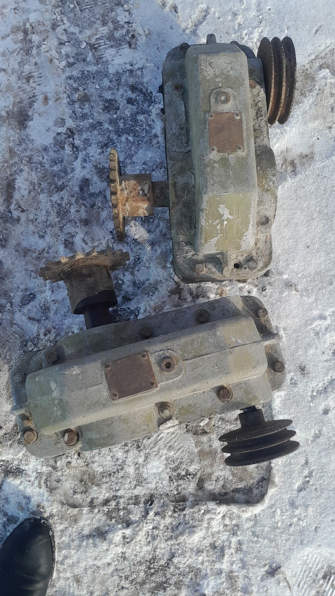 Редуктор ц 2 у 125.   1 /10  и 16 и 20