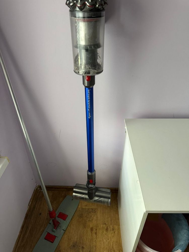 ручной пылесос Dyson