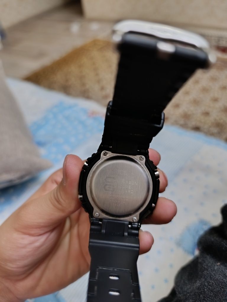Обменяю на запчасти самоката трюкового часы g shock red