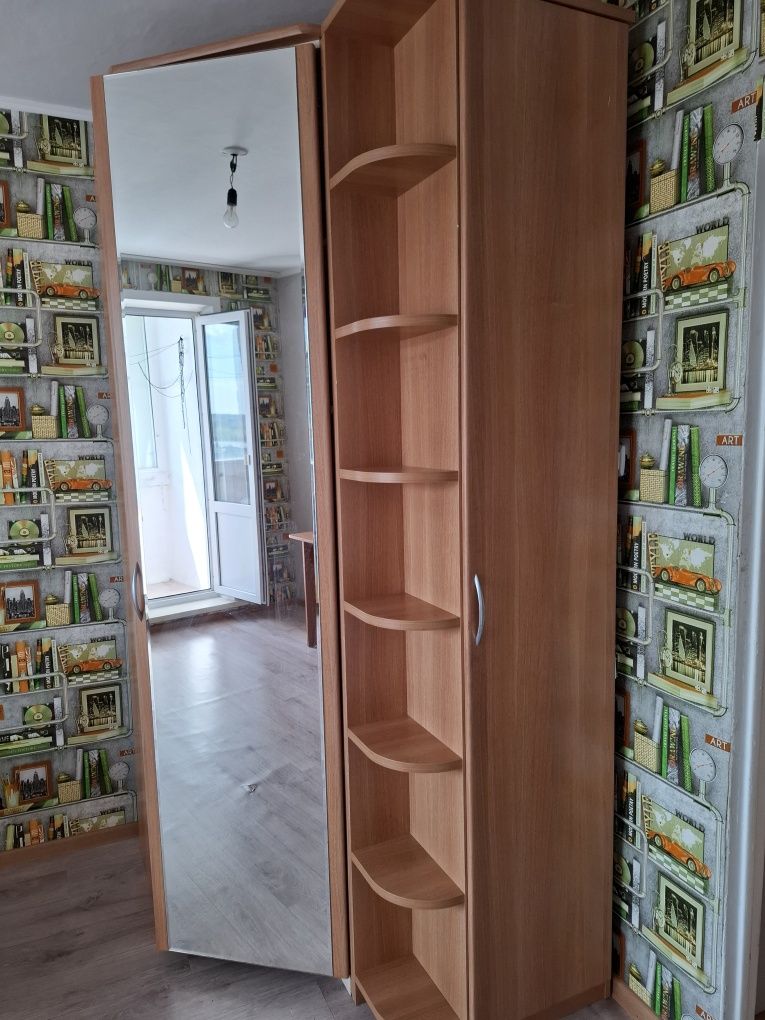 Продам шкаф угловой