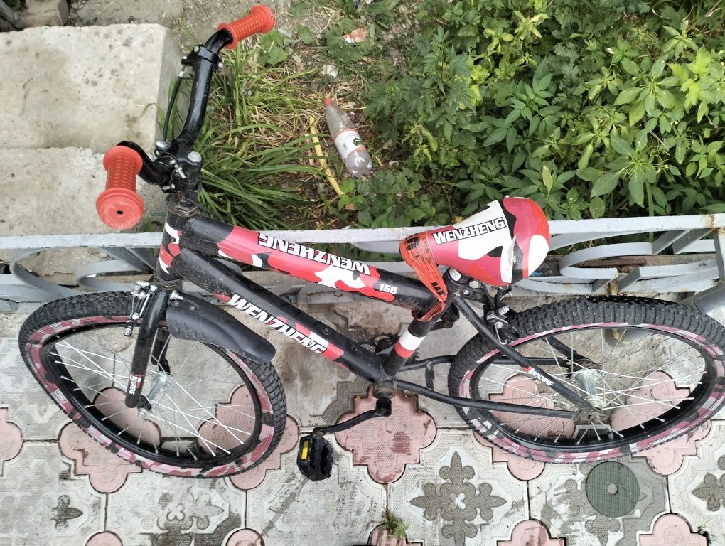 Продам велик срочно