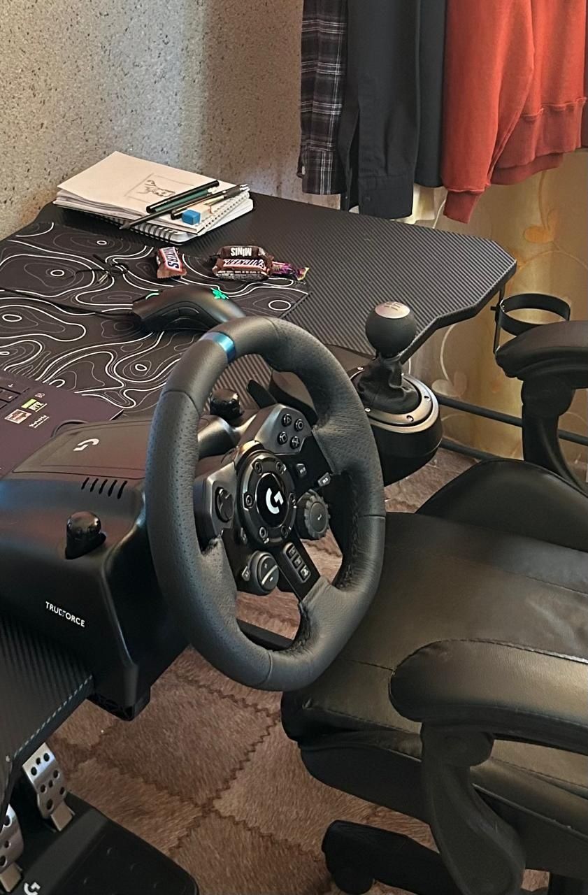 Игровой руль Logitech G923 + мкпп