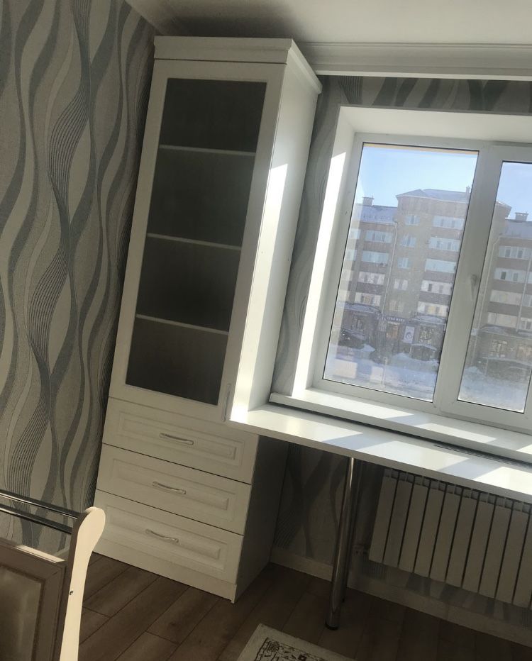 Очень красивый шкафчик