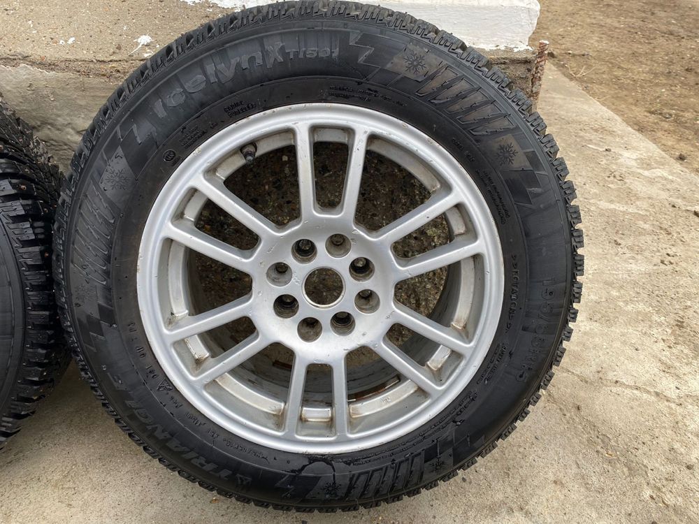 Продаю комплек покрышки 195/65R15