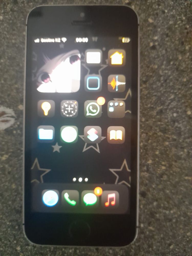Обмениваю IPhone SE