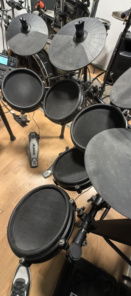 Электронные барабаны- ALESIS NITRO MESH KIT