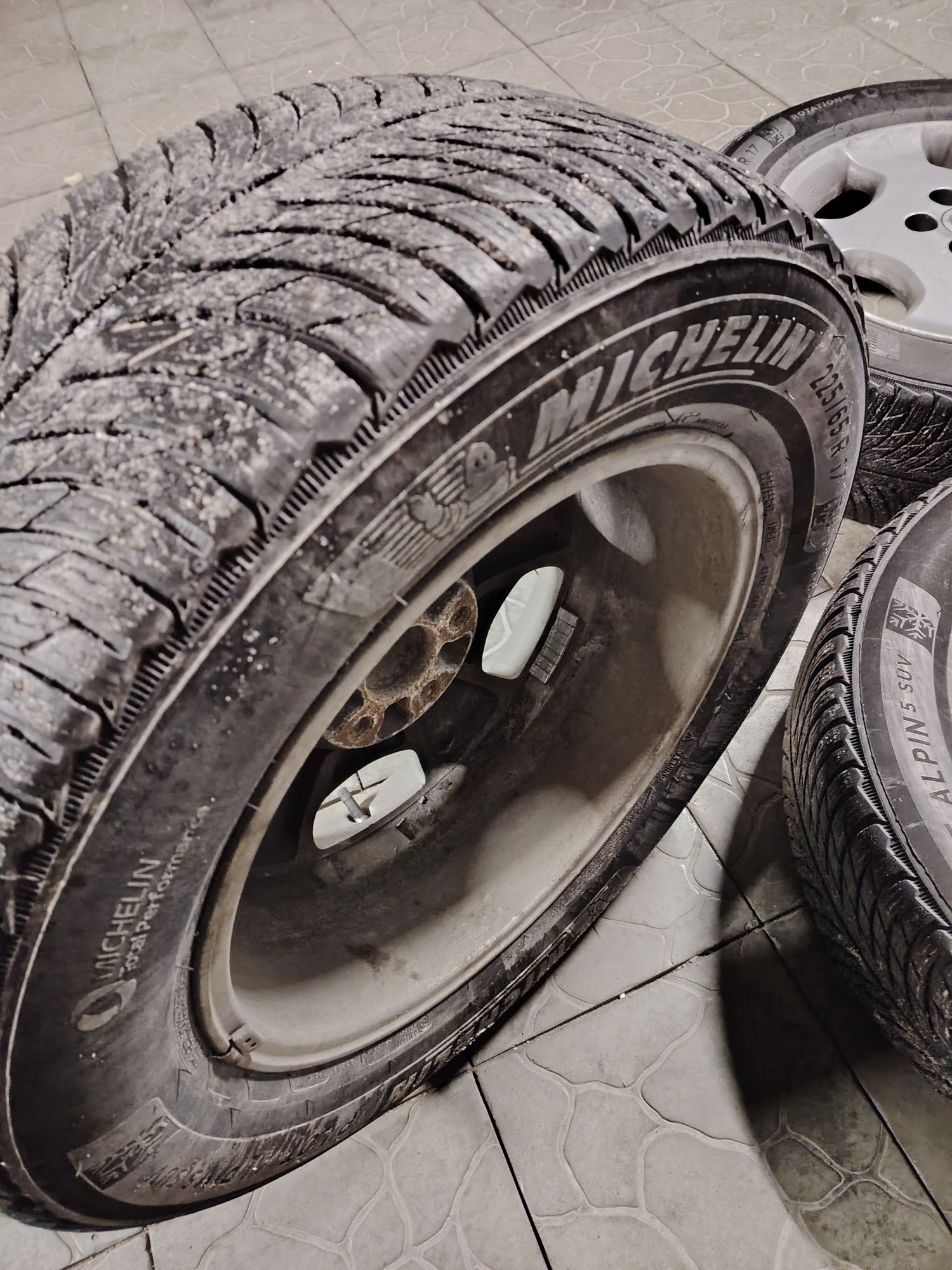 Шина r17 225/65 MICHELIN