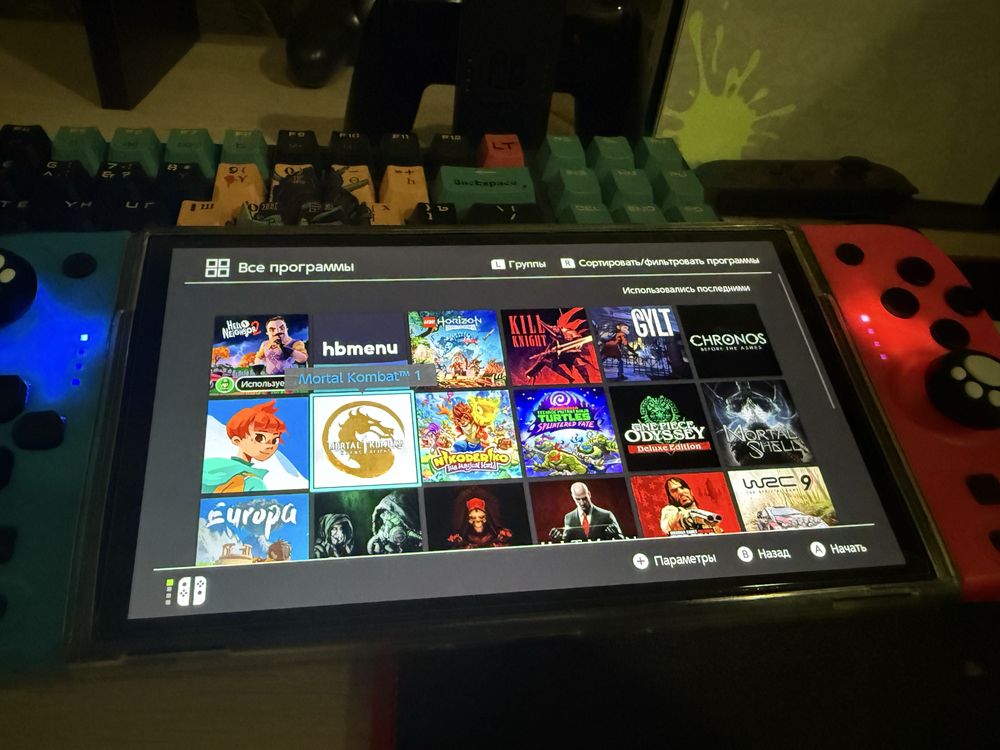 Продам прошитую nintendo switch oled