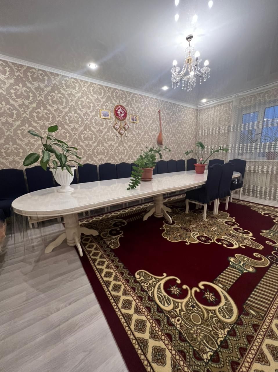 Стол 5метр  с 18 стульями