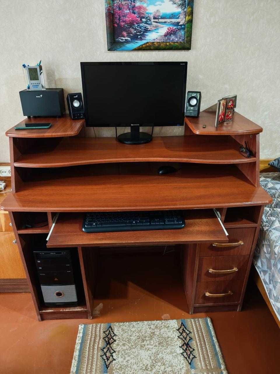 Продам компьютер, стол, кресло