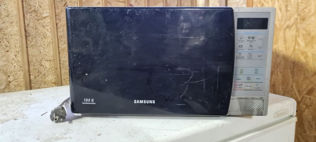 В продаже микроволновая печь samsung