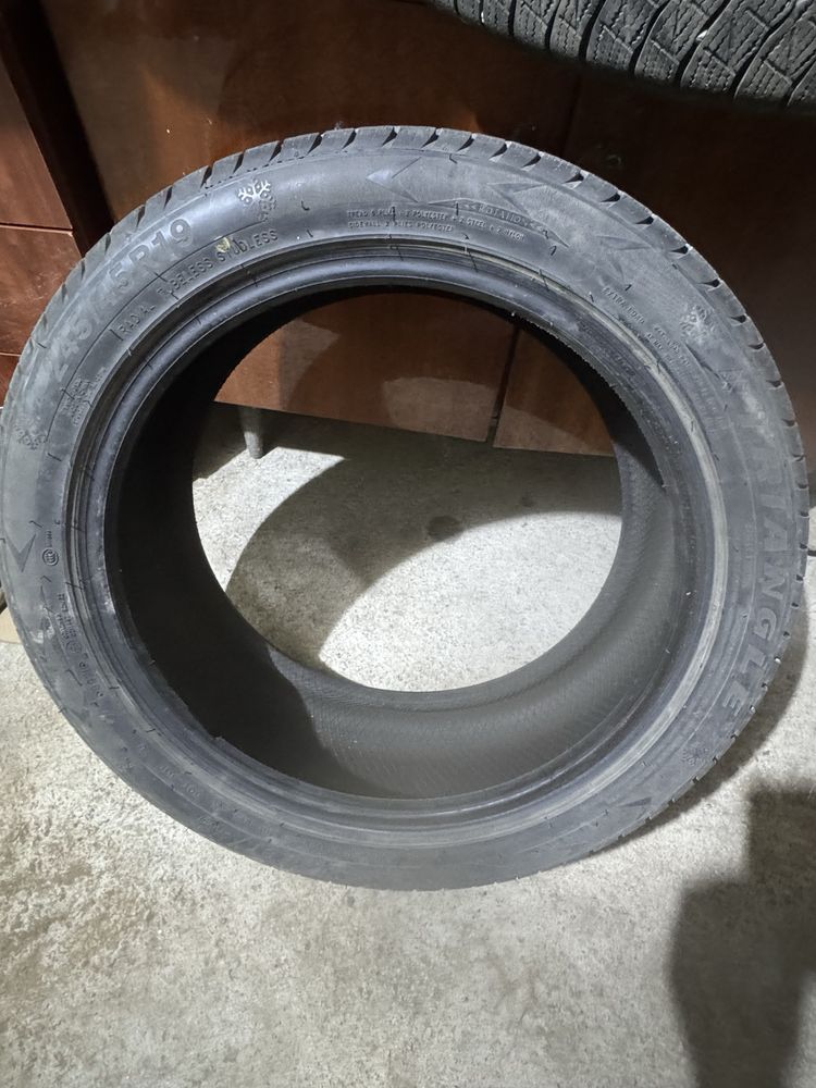 Продам резину в идельном сост R19