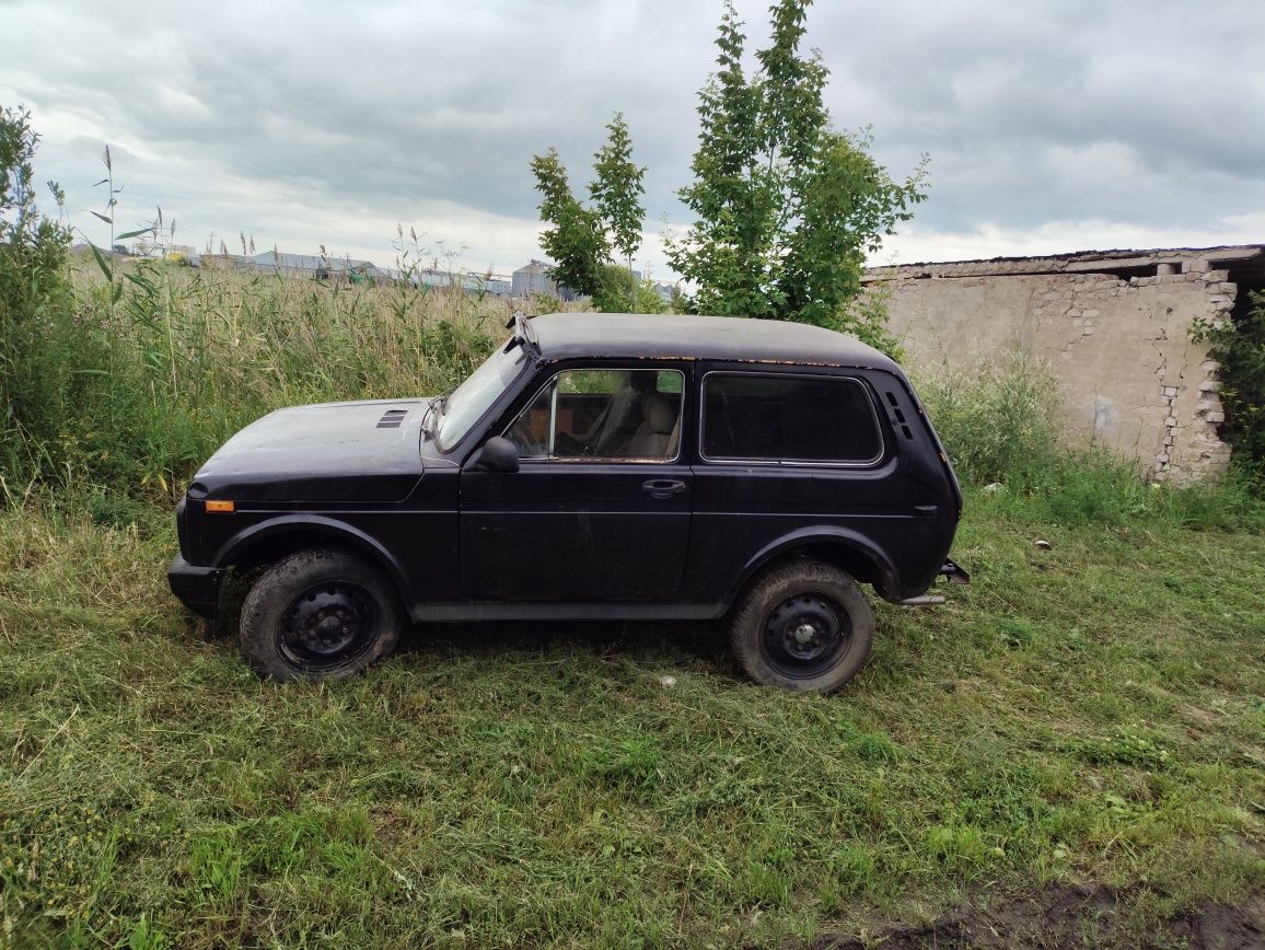 Продам ниву  на ходу