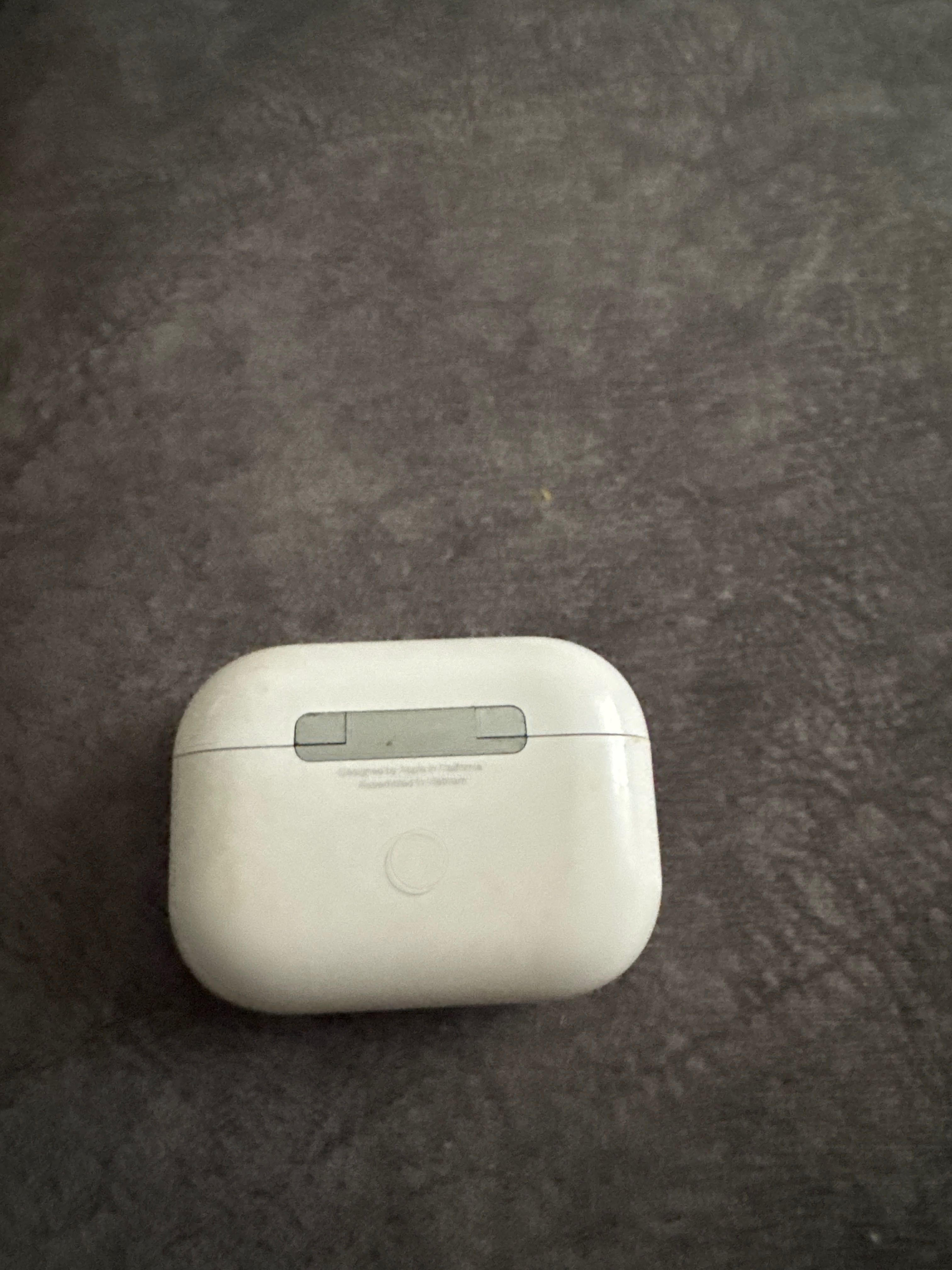 Кейс от AirPods Pro 2-го поколения