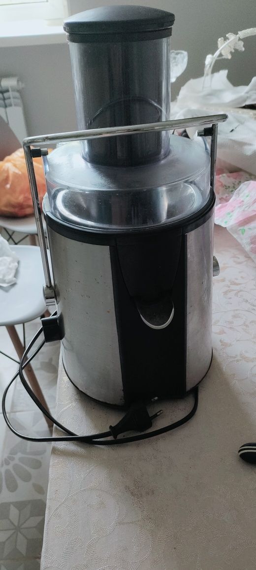 Соковыжималка бытовая