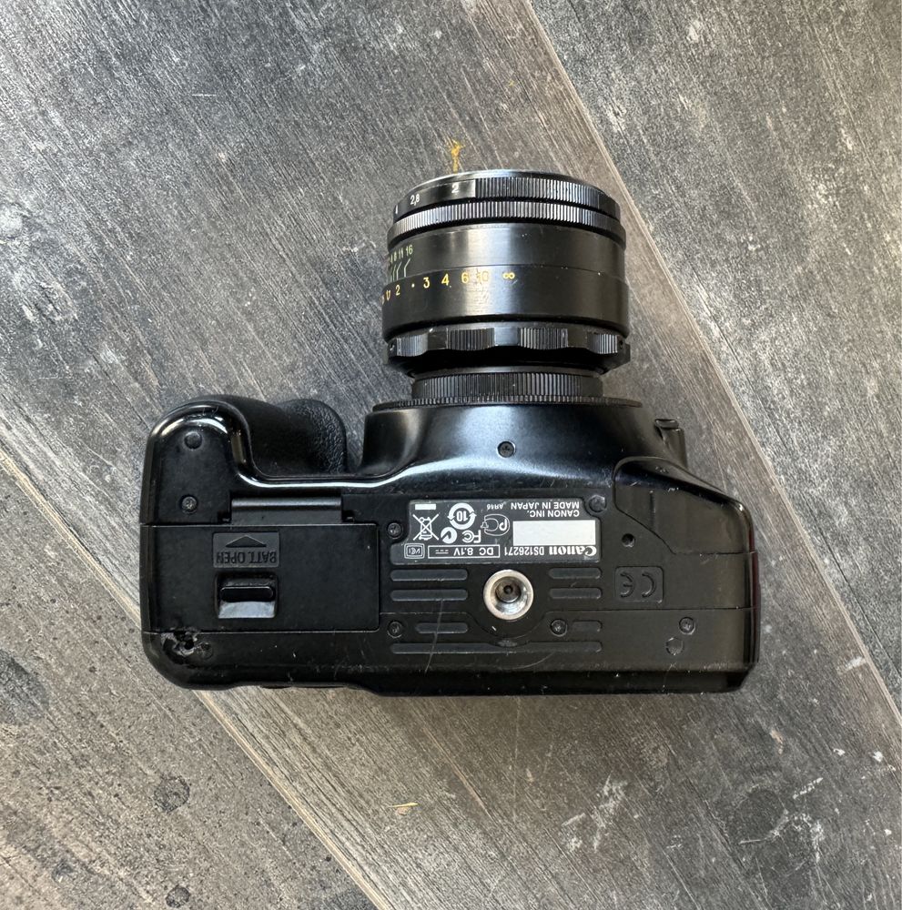 Продам canon 550d с обеьктвом helios 2.0