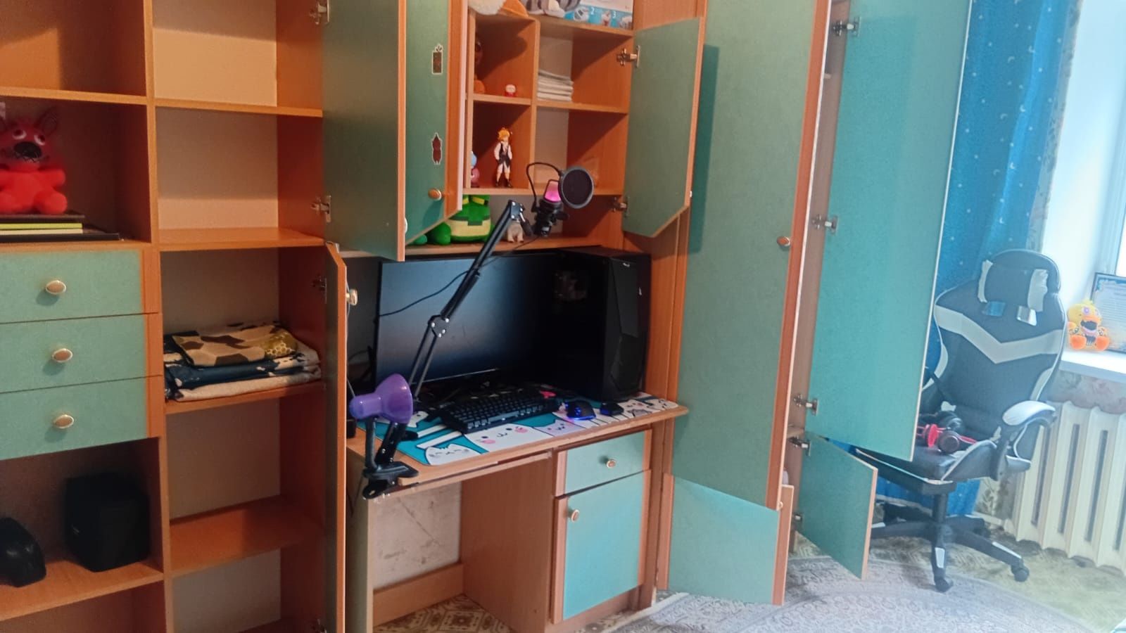 Продам гарнитура и диван