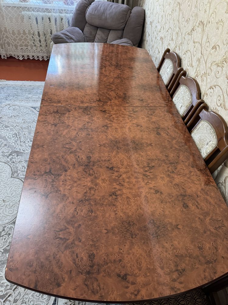 Продам стол