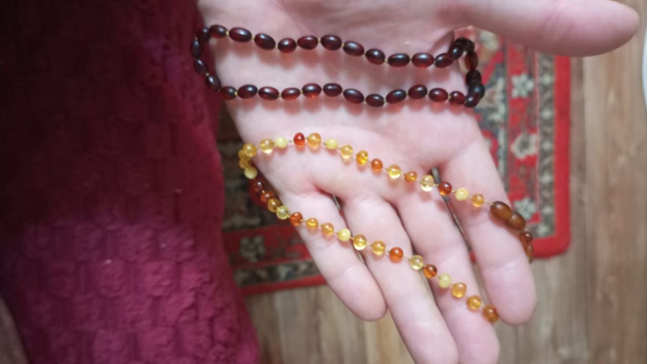 Продам янтарные бусы