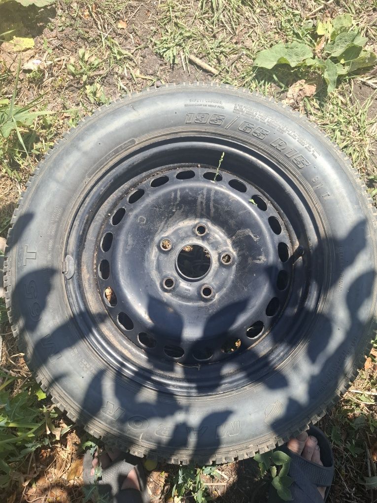 Продам колесо 195/65 R16