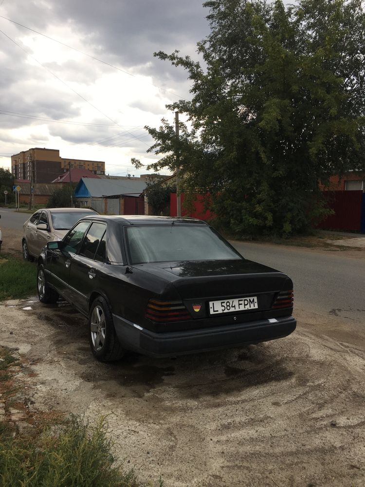 Продам 124 Мерса