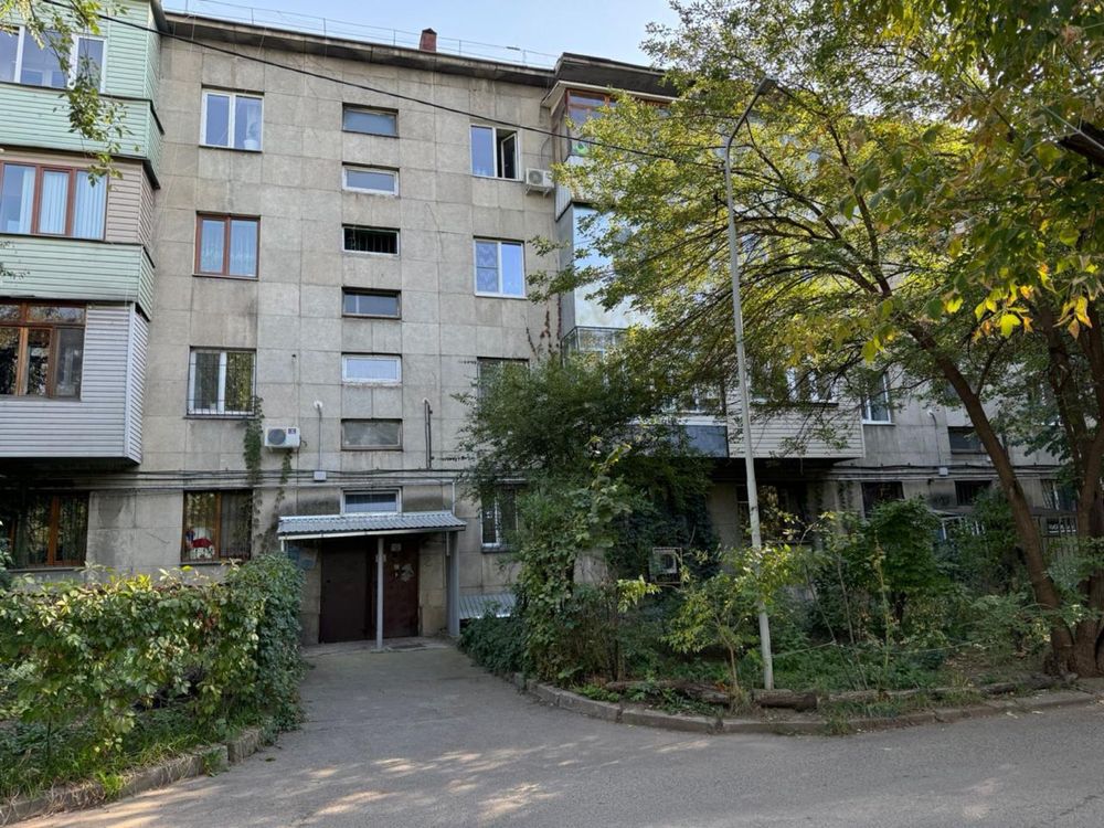 2-х ком в кирпичном доме на Жарокова Сатпаева