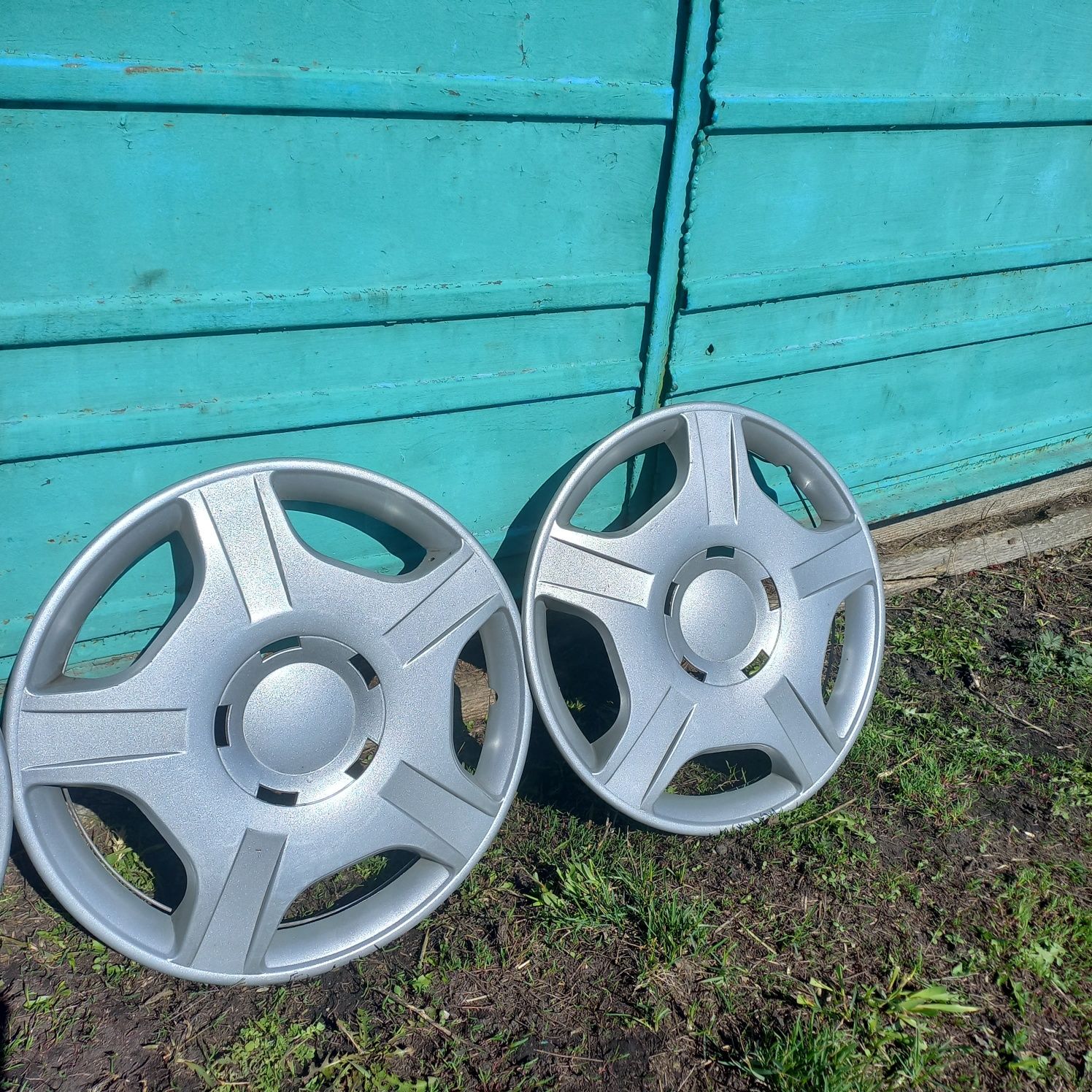 Продам колпаки на 15 и 16