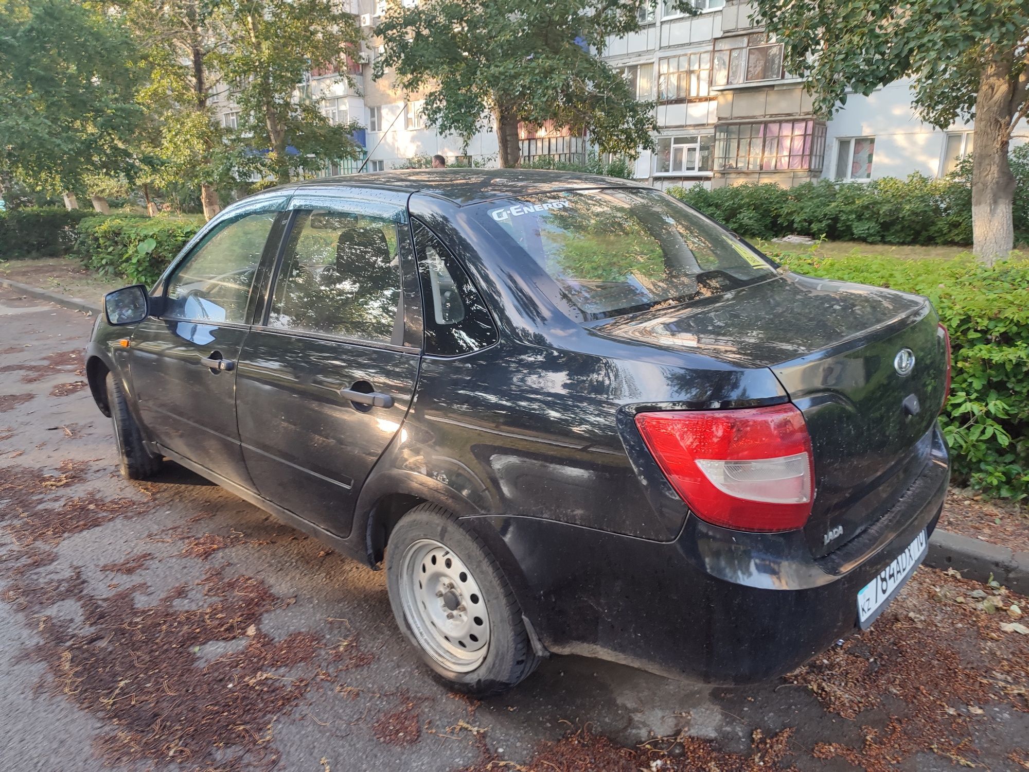 Продам Гранту 2013 года.