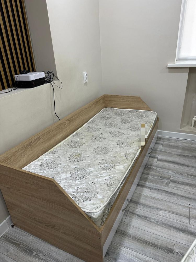 Детский кроватьь