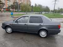Фольксваген Венто VW Vento 1993 MT1.8 на активном ходу