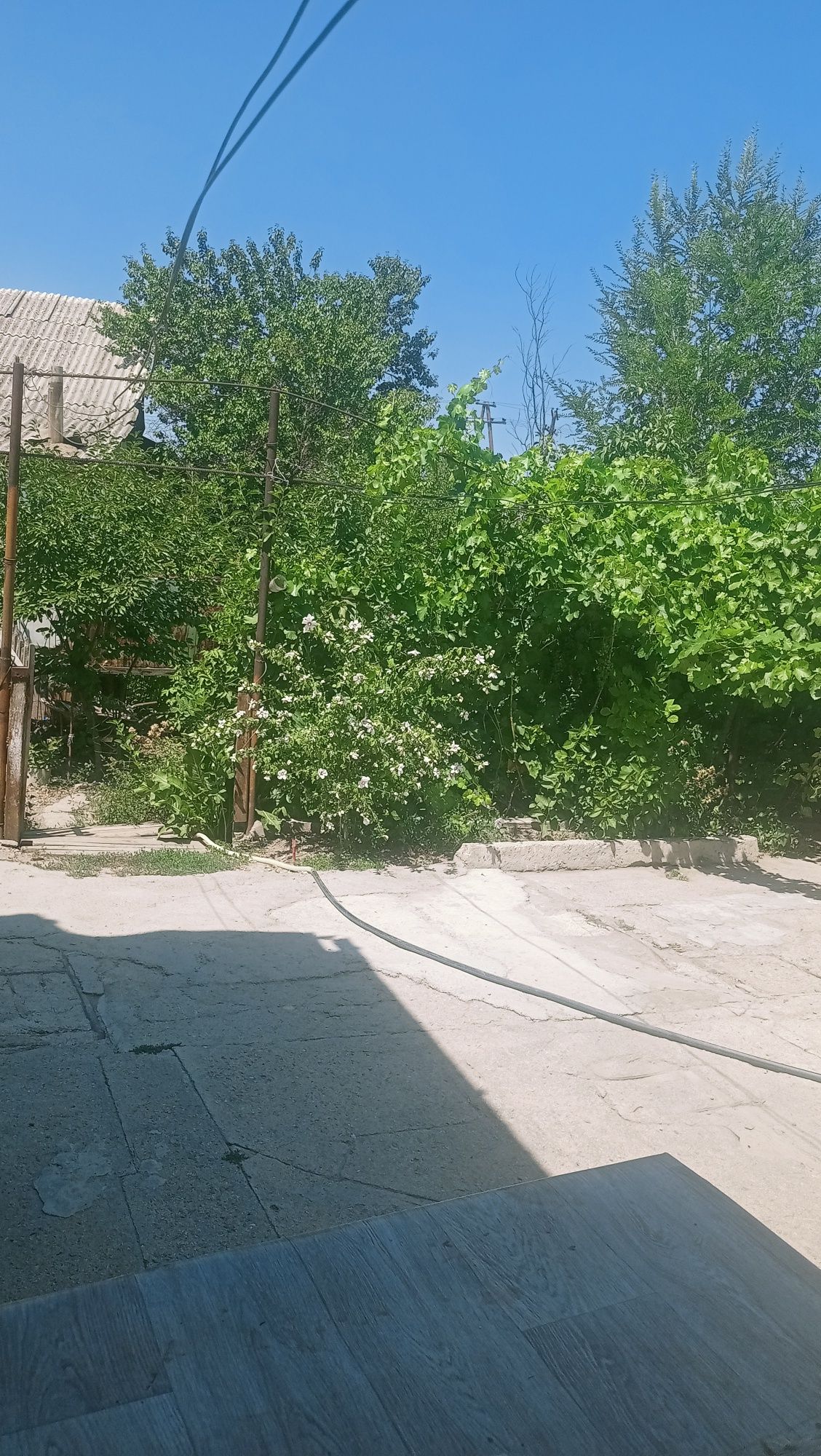 Продам дом за линией рядом с пекарней Пышка .Дом  двух этажныйй