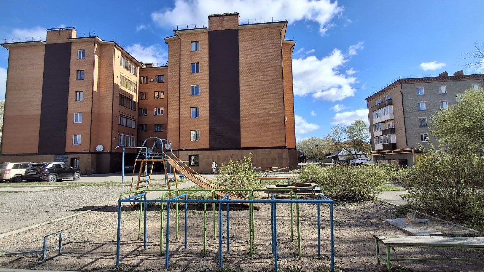 ПРОДАМ  2  КОМ. КВ. Новом доме, центр, останов. Бурабай, Акжелкен.