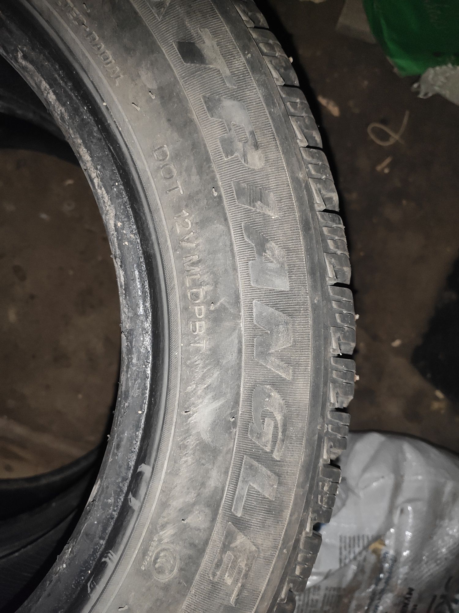 Продам резину Triangle IcelynX TI501 185/65 R15 92 T  с шипами