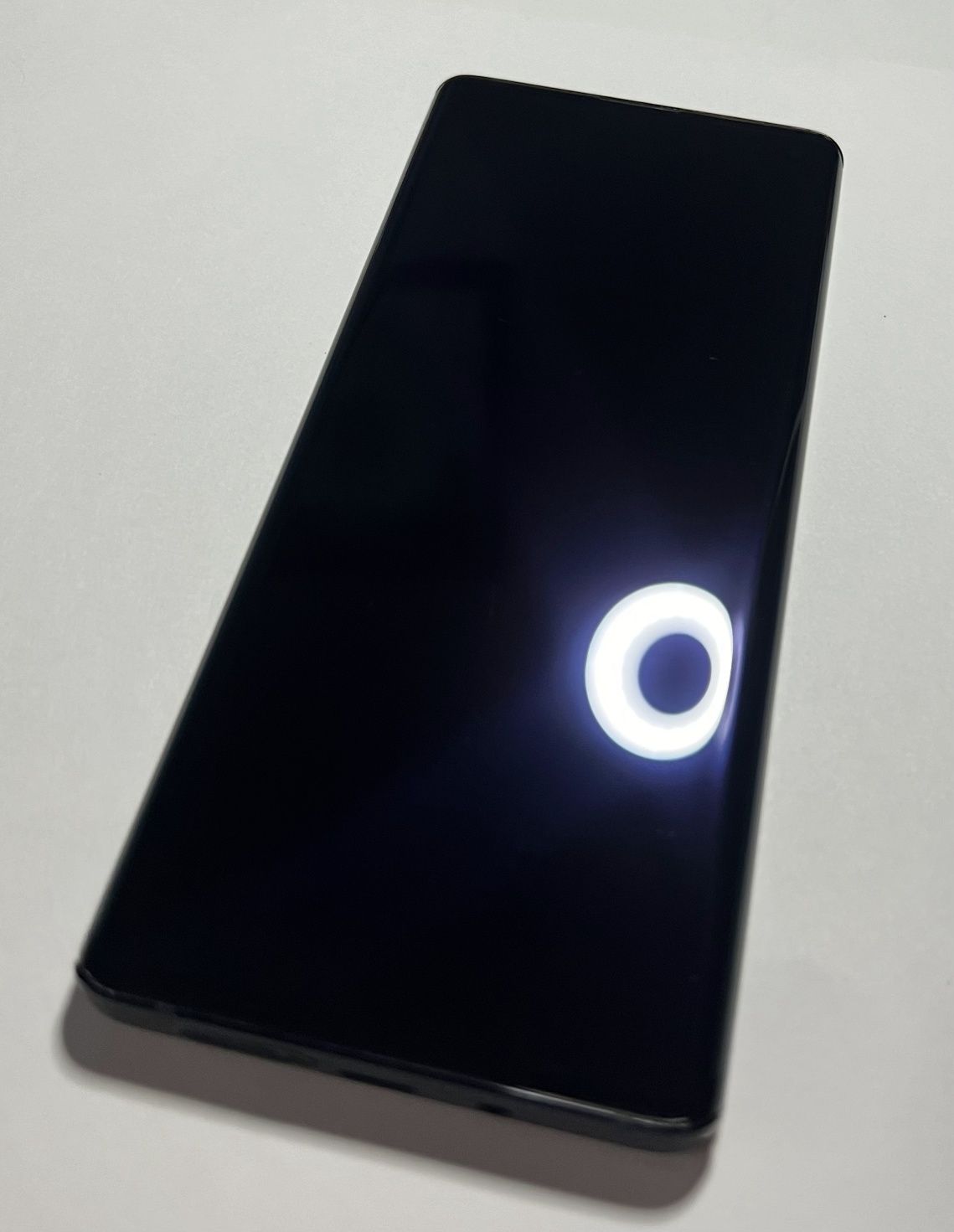 Продам Motorola edge