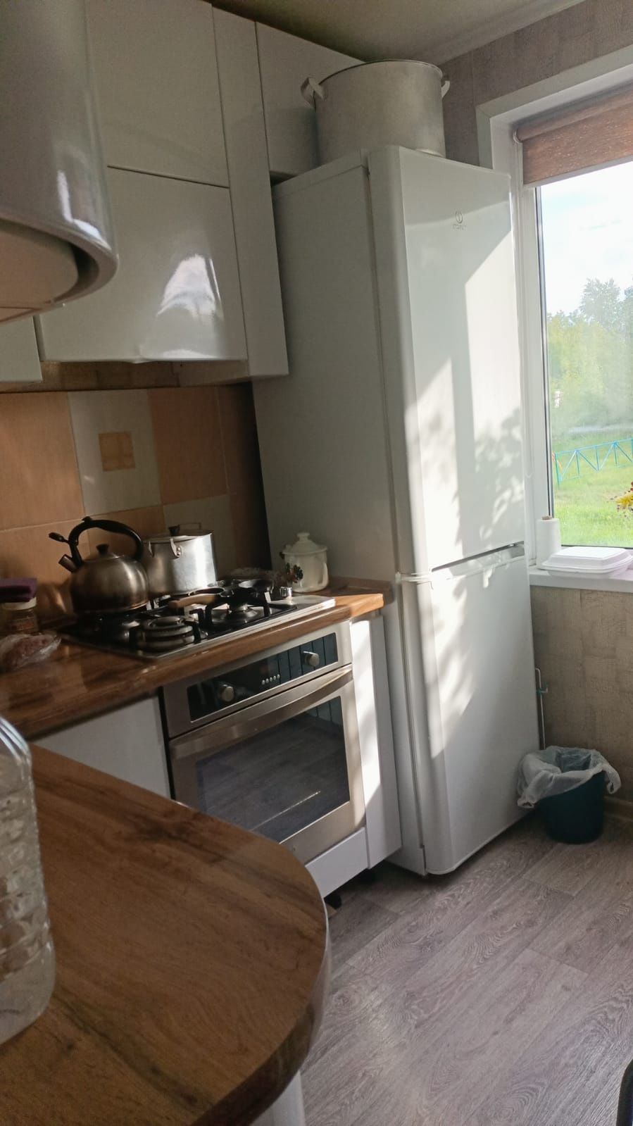 Продам 3- комн квартиру с ремонтом район скгу