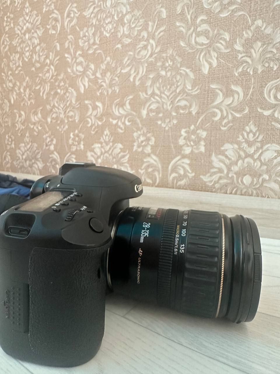 Продаётся canon 7d с объективом