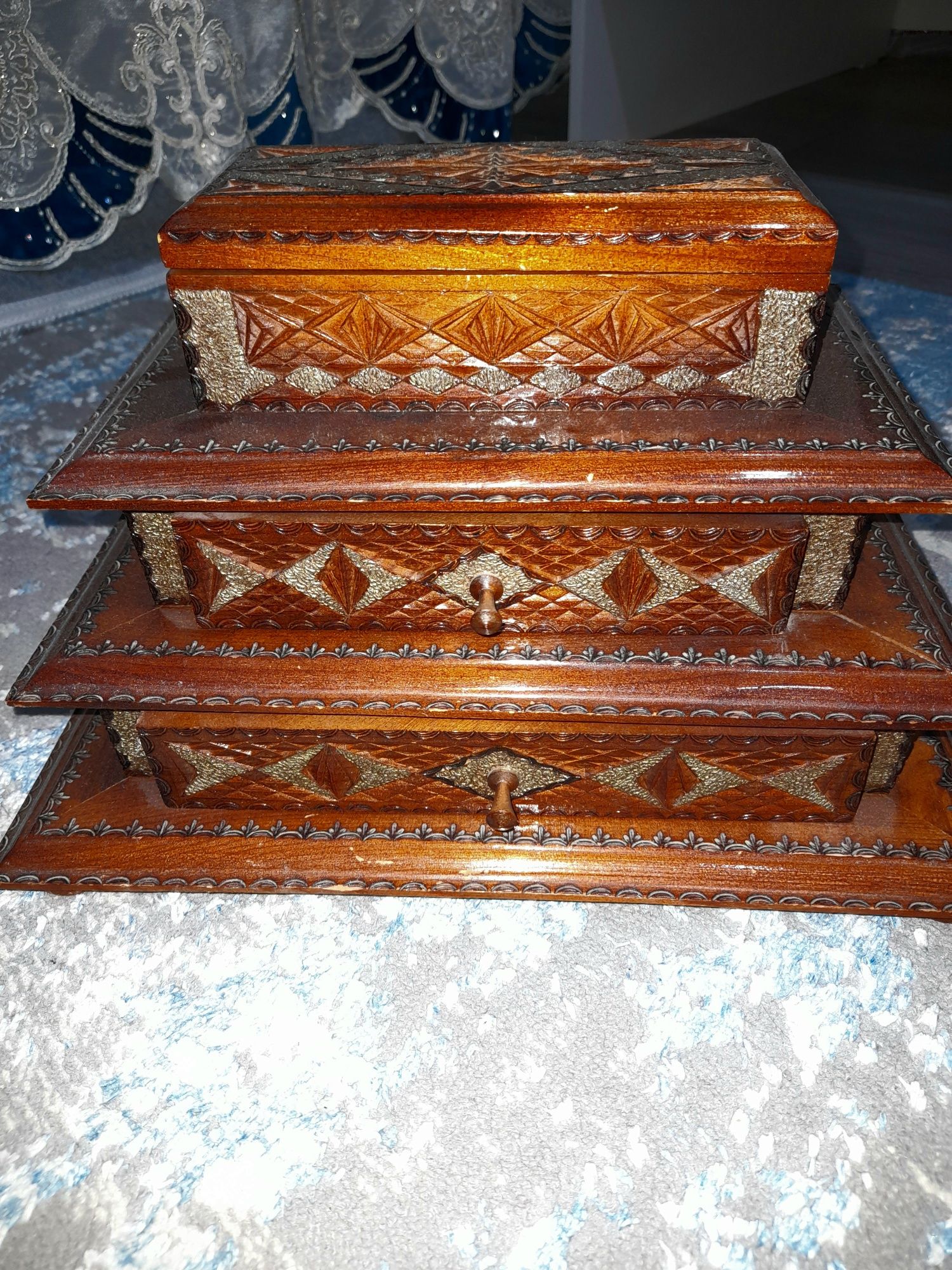 Продам шкатулку для украшения