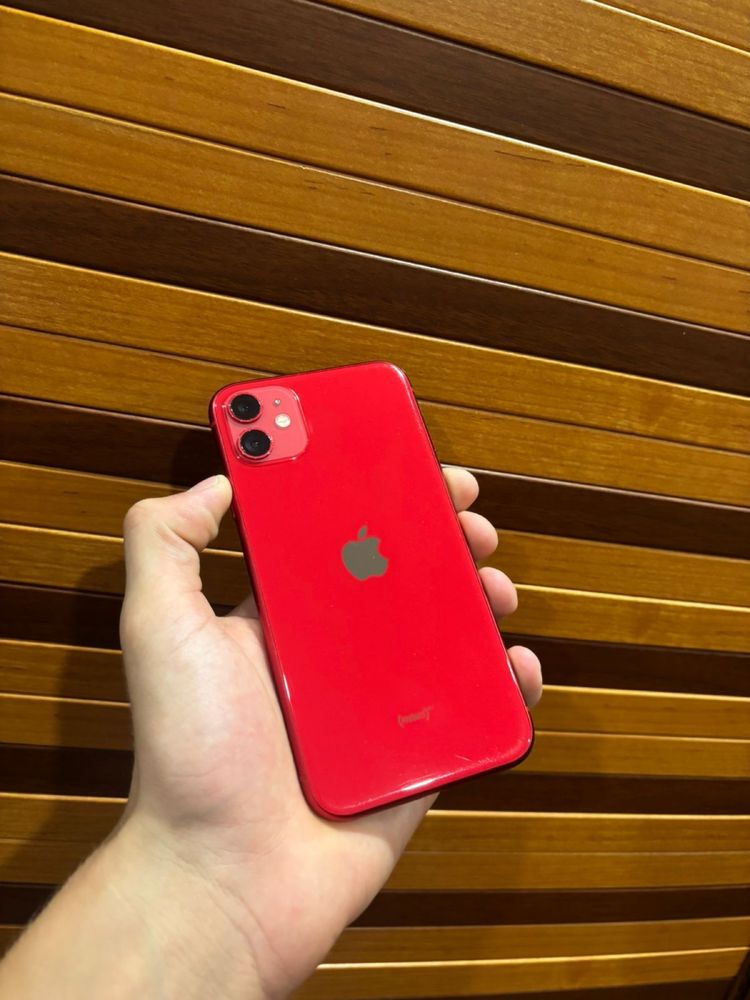 Продам Phone 11 Red Product