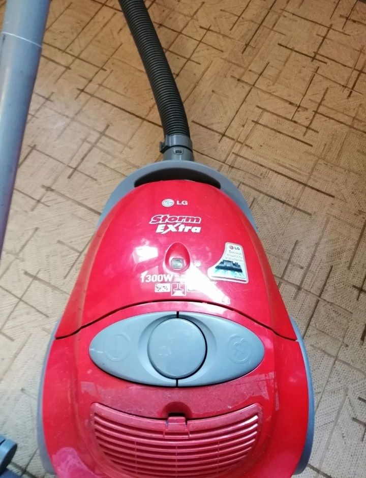 Продаётся пылесос Storm Extra 1300 W
