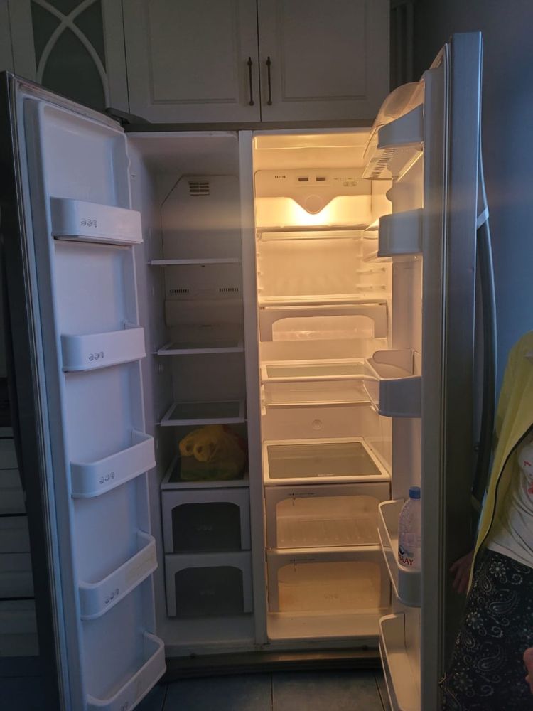 Холодильник двух дверный