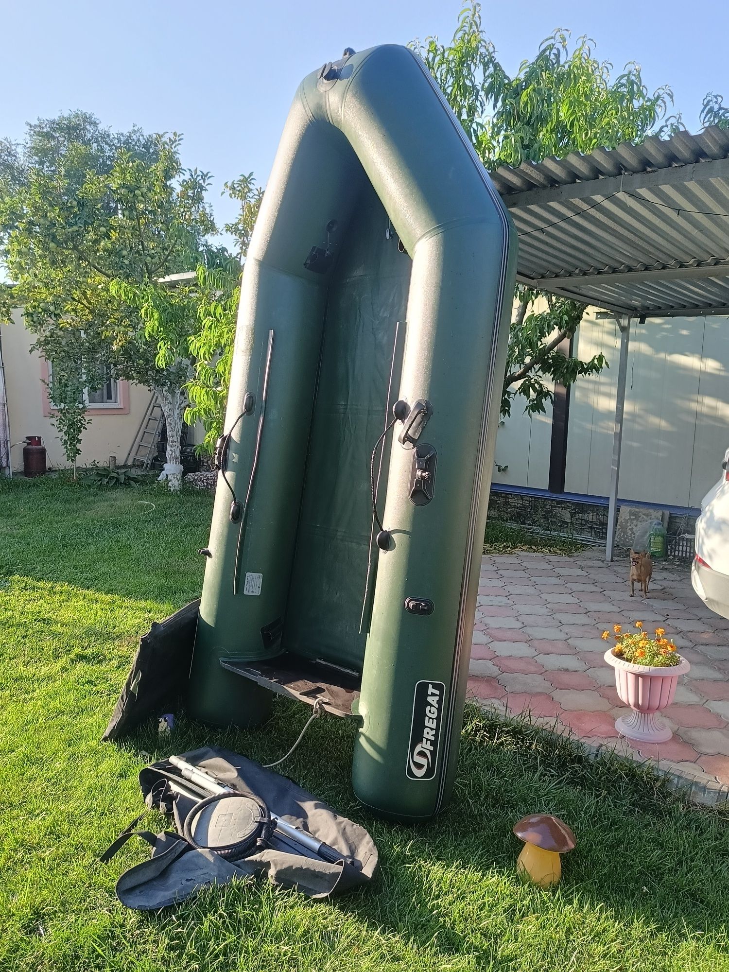 Продам надувную лодку.