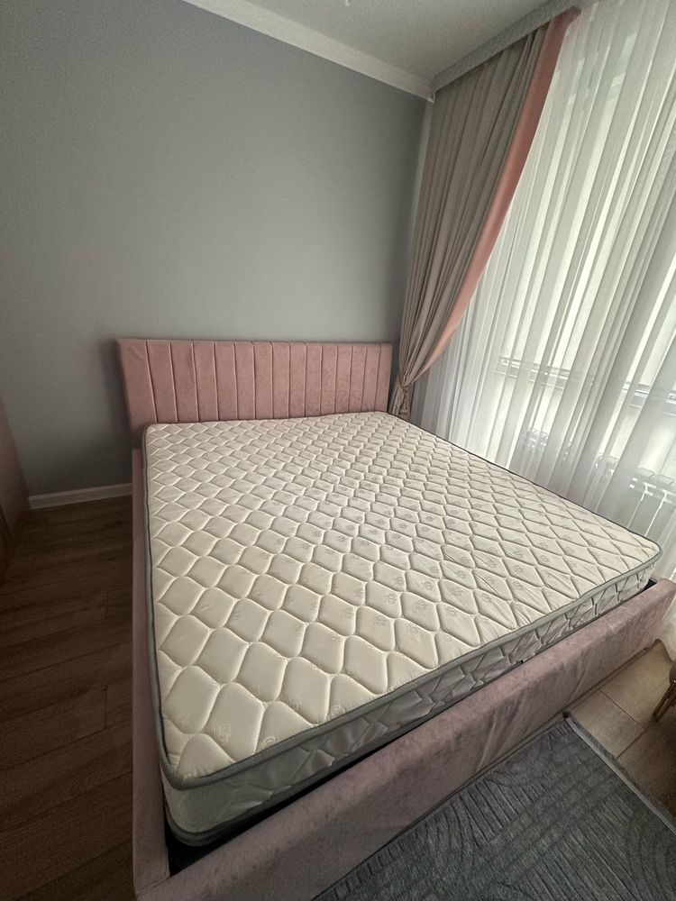 Двухспальный кровать