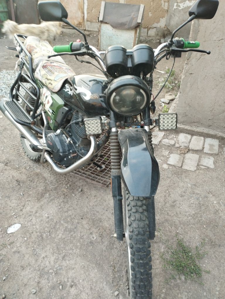 Продаётся мотоцикл Яки200